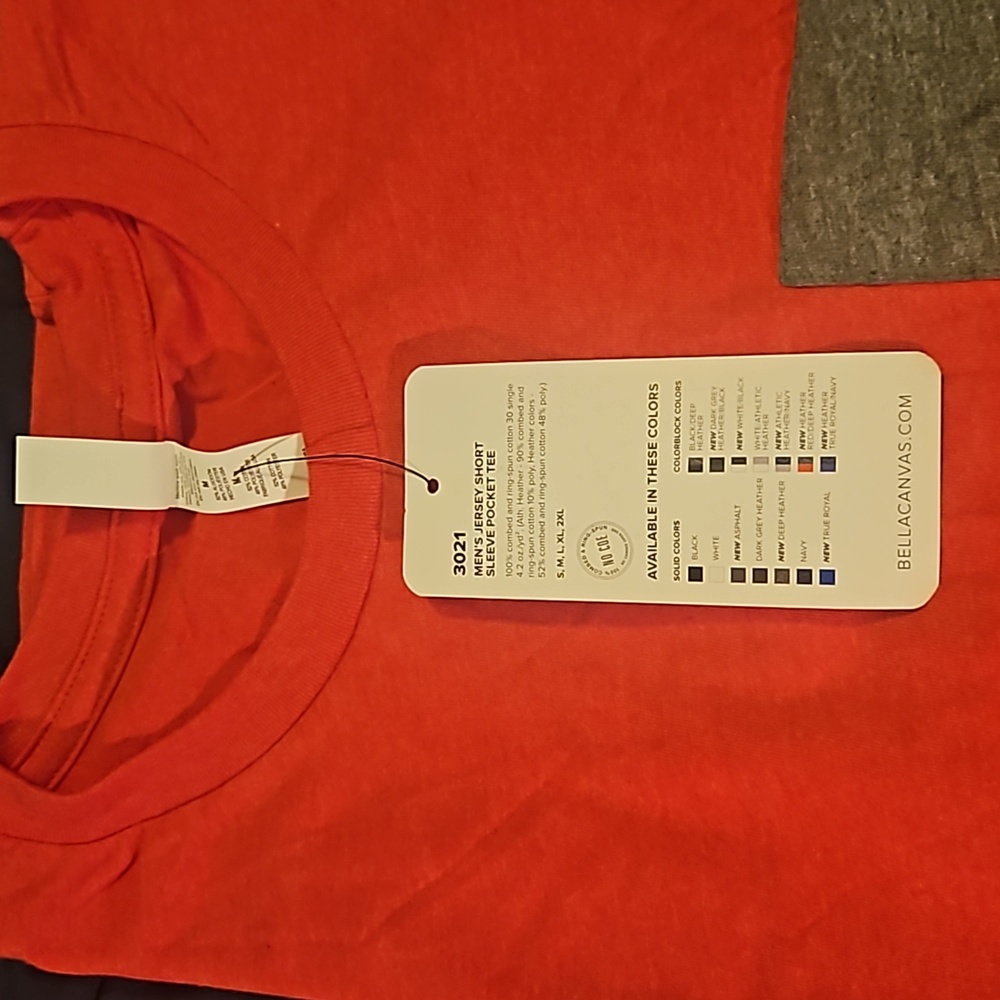 Men's Red Pocket Tee NWT Medium - Picture 4 of 4